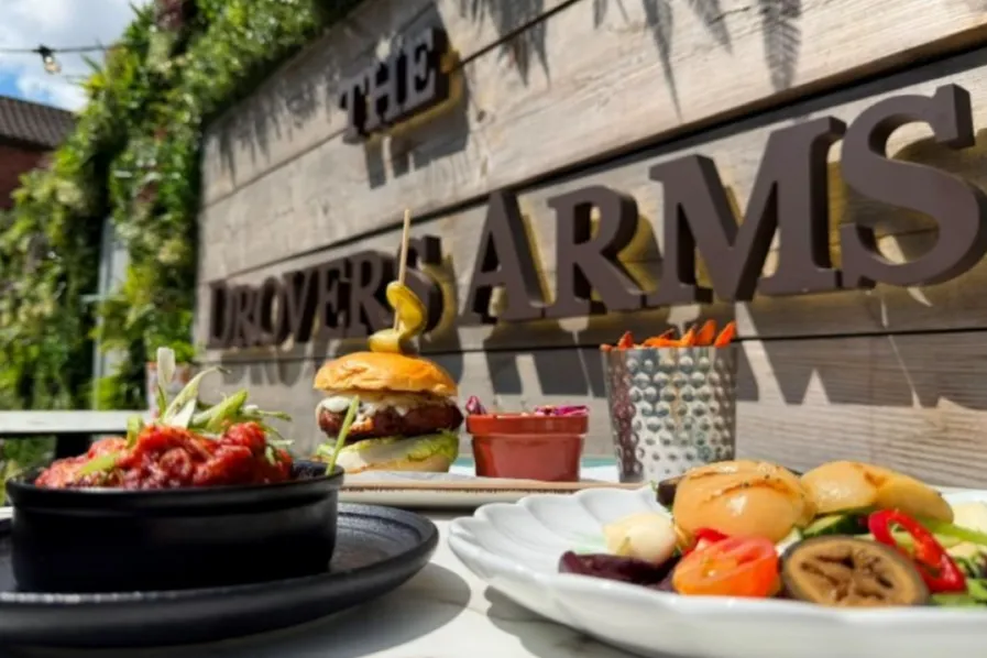 Half Price Dining at the Drovers Arms   £40 spend for £20